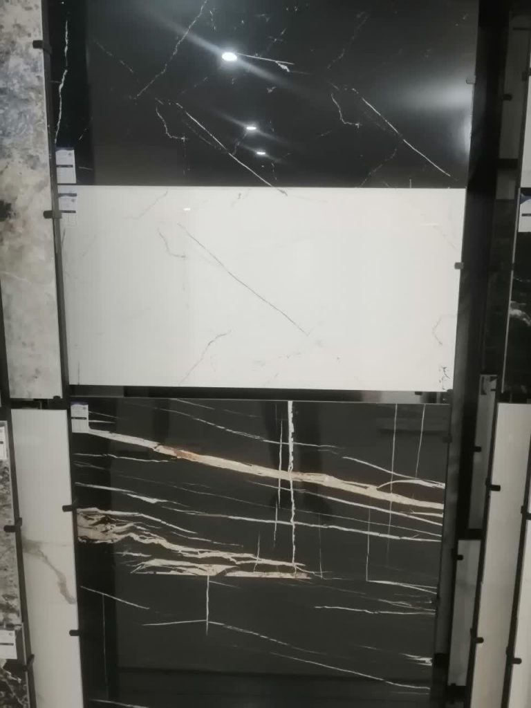 جهت خرید کاشی بین کابینتی جدید مدرن در اصفهان به بازرگانی کاشی و سرامیک سئوسرام مراجعه کنید. کاشی های بین کابینتی جدید و زیبا با جنس بدنه پرسلان و لعاب های نانو پولیش ضد خش و لعاب مات در تنوع بالا و بی نظیر و با قیمت های مناسب در اختیار شما عزیزان می باشد. با شماره 09138822264 با ما تماس بگیرید.