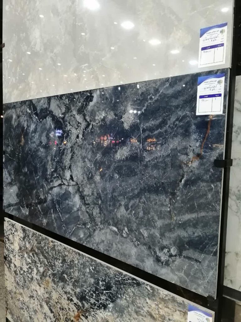 سرامیک آمانتوس آبی تیره 120*60 نوین سرام با جنس بدنه پرسلان با مقاومت بالا و سطح نانوپولیش که از زیبایی منحصر به فردی برخوردار است در بازرگانی سئوسرام نمایندگی نوین سرام در اصفهان عرضه می شود.