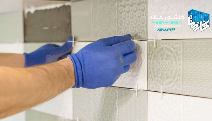 نرخ و قیمت دستمزد کاشی کاری در اصفهان و سایر شهرهای کشور بر اساس نرخ نامه اتحادیه کاشی کاران و سرامیک کاران به صورت جدول زیر می باشد. قیمت های این جدول به صورت حدودی است و عوامل مختلفی در افزایش یا کاهش قییمت ها موثر است. جهت کسب اطلاعات بیشتر در ادامه مقاله همراه ما باشید.