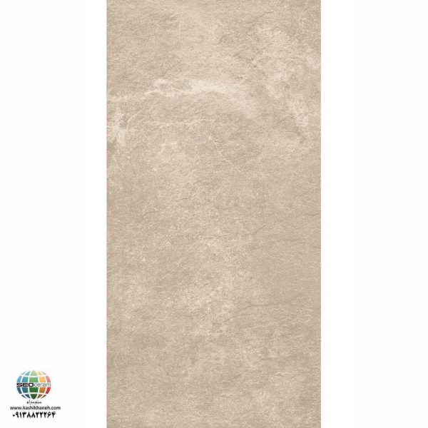 سرامیک پرسلان مات امگا کرم کاشی الوند تولید شده در سایز 120×60 با لعاب مات ابریشمی و ضخامت 12 میلیمتر یکی از طرح های زیبای کاشی های تولیدی شرکت کاشی الوند می باشد. این محصول از جنس پرسلان با بالاترین دوام در شرایط سخت و کمترین میزان جذب آب ممکن می باشد.