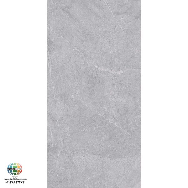 سرامیک پرسلان مات اکتاویا طوسی روشن کاشی الوند تولید شده در سایز 120×60 با لعاب مات ابریشمی و ضخامت 12 میلیمتر یکی از طرح های زیبای کاشی های تولیدی شرکت کاشی الوند می باشد. این محصول از جنس پرسلان با بالاترین دوام در شرایط سخت و کمترین میزان جذب آب ممکن می باشد.