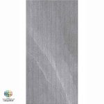 سرامیک پرسلان مات سانست طوسی روشن برجسته کاشی الوند تولید شده در سایز 120×60 با لعاب مات ابریشمی و ضخامت 12 میلیمتر یکی از طرح های زیبای کاشی های تولیدی شرکت کاشی الوند می باشد. این محصول از جنس پرسلان با بالاترین دوام در شرایط سخت و کمترین میزان جذب آب ممکن می باشد.