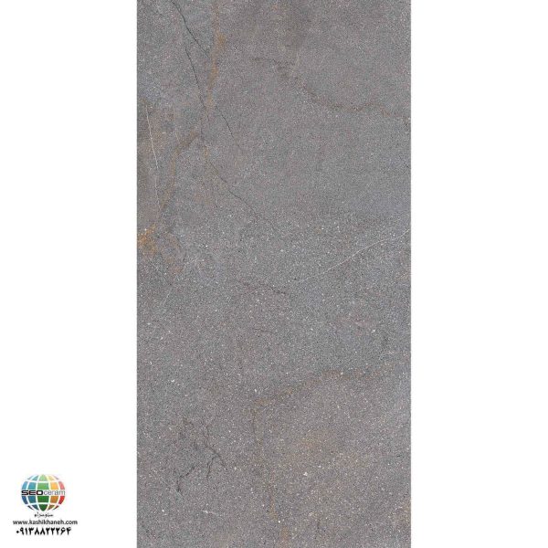 سرامیک پرسلان مات هارپر طوسی تیره کاشی الوند تولید شده در سایز 120×60 با لعاب مات ابریشمی و ضخامت 12 میلیمتر یکی از طرح های زیبای کاشی های تولیدی شرکت کاشی الوند می باشد. این محصول از جنس پرسلان با بالاترین دوام در شرایط سخت و کمترین میزان جذب آب ممکن می باشد.