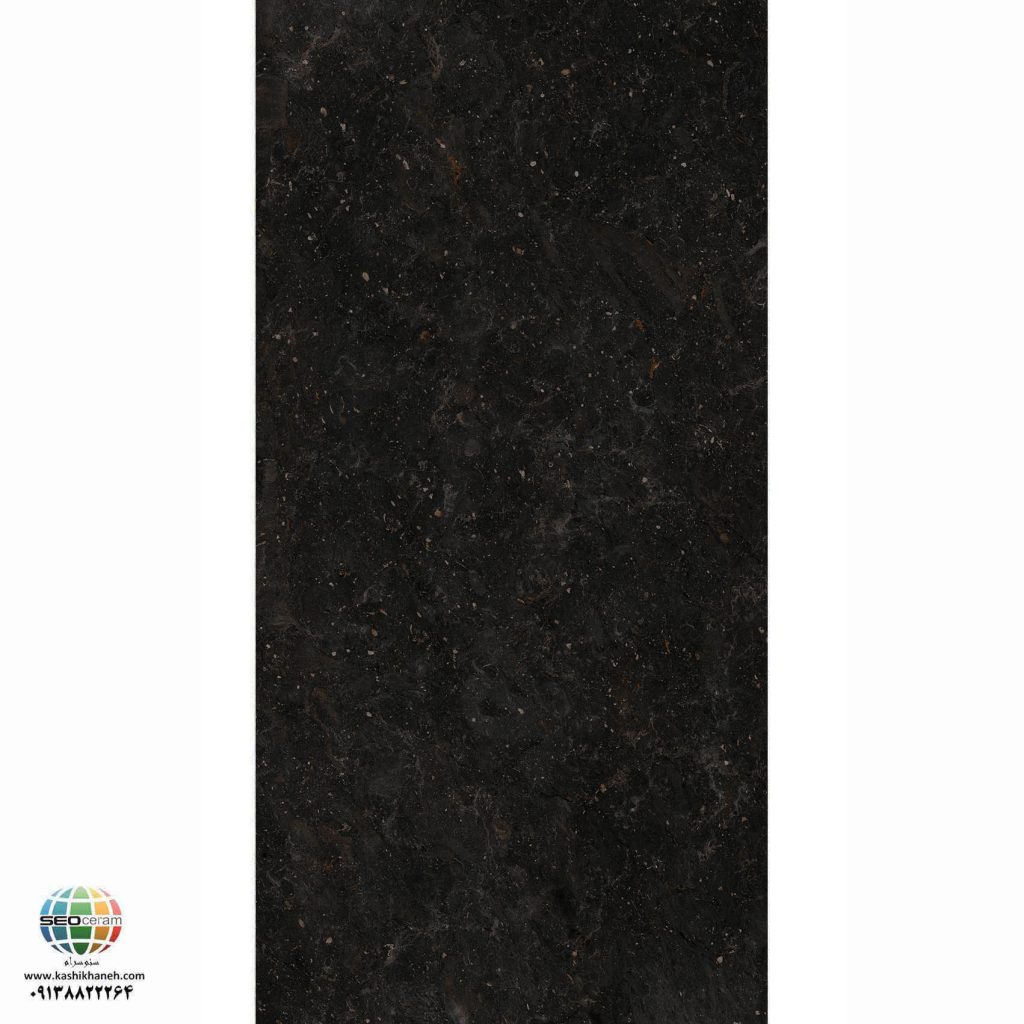 سرامیک پرسلان مات ونتا مشکی کاشی الوند تولید شده در سایز 120×60 با لعاب مات ابریشمی و ضخامت 12 میلیمتر یکی از طرح های زیبای کاشی های تولیدی شرکت کاشی الوند می باشد. این محصول از جنس پرسلان با بالاترین دوام در شرایط سخت و کمترین میزان جذب آب ممکن می باشد.