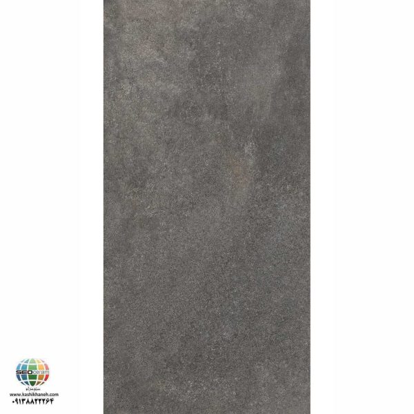 سرامیک پرسلان مات کایا طوسی تیره کاشی الوند تولید شده در سایز 120×60 با لعاب مات ابریشمی و ضخامت 12 میلیمتر یکی از طرح های زیبای کاشی های تولیدی شرکت کاشی الوند می باشد. این محصول از جنس پرسلان با بالاترین دوام در شرایط سخت و کمترین میزان جذب آب ممکن می باشد.