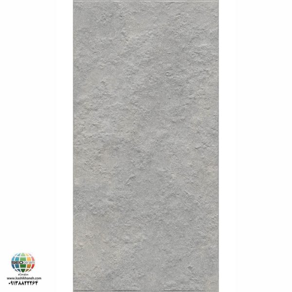 سرامیک پرسلان مات کایا طوسی روشن برجسته کاشی الوند تولید شده در سایز 120×60 با لعاب مات ابریشمی و ضخامت 12 میلیمتر یکی از طرح های زیبای کاشی های تولیدی شرکت کاشی الوند می باشد. این محصول از جنس پرسلان با بالاترین دوام در شرایط سخت و کمترین میزان جذب آب ممکن می باشد.