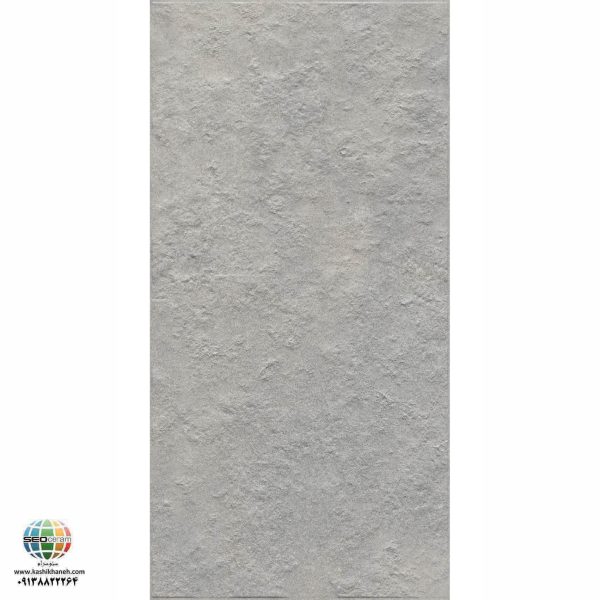 سرامیک پرسلان مات کایا طوسی روشن برجسته کاشی الوند تولید شده در سایز 120×60 با لعاب مات ابریشمی و ضخامت 12 میلیمتر یکی از طرح های زیبای کاشی های تولیدی شرکت کاشی الوند می باشد. این محصول از جنس پرسلان با بالاترین دوام در شرایط سخت و کمترین میزان جذب آب ممکن می باشد.