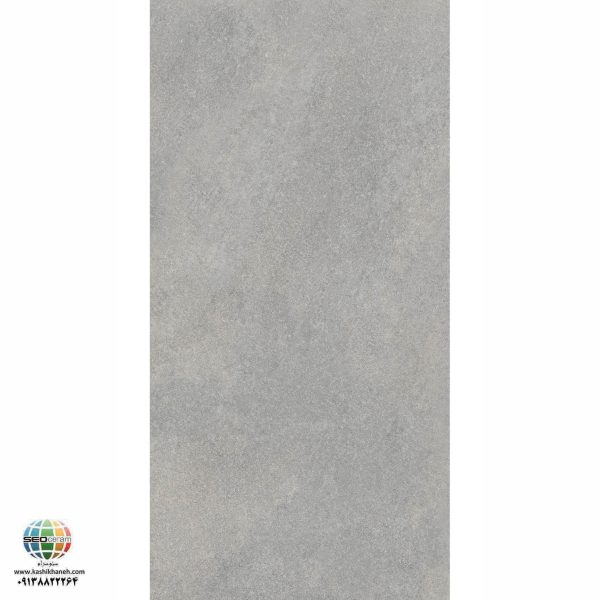 سرامیک پرسلان مات کایا طوسی روشن کاشی الوند تولید شده در سایز 120×60 با لعاب مات ابریشمی و ضخامت 12 میلیمتر یکی از طرح های زیبای کاشی های تولیدی شرکت کاشی الوند می باشد. این محصول از جنس پرسلان با بالاترین دوام در شرایط سخت و کمترین میزان جذب آب ممکن می باشد.