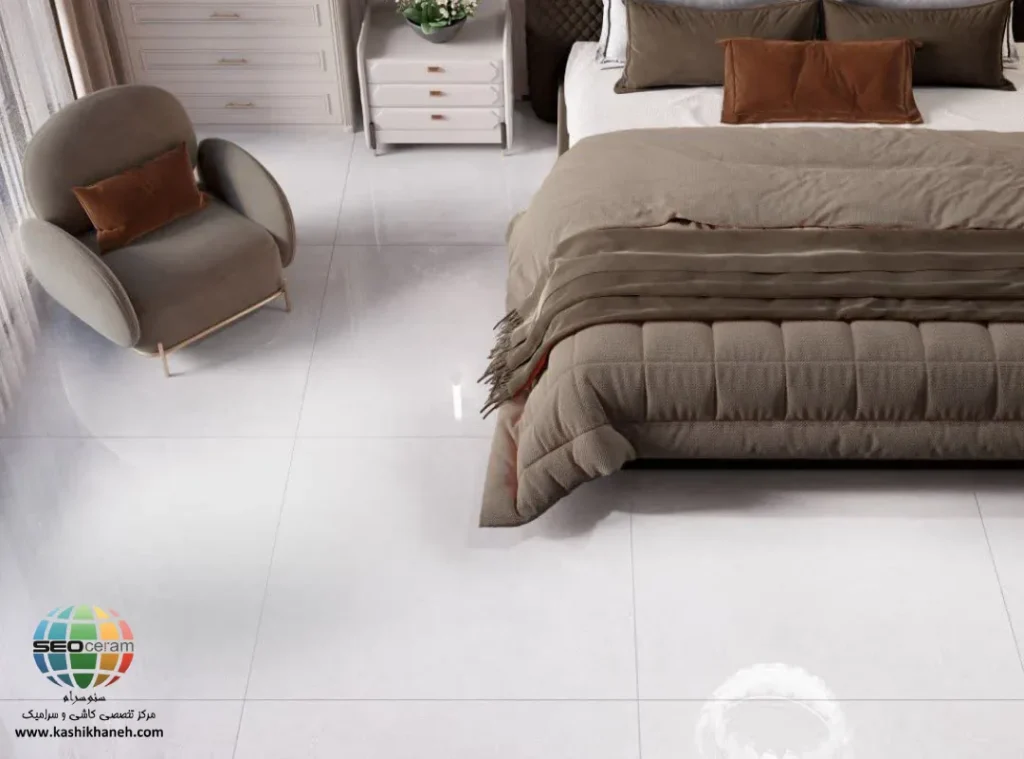 سرامیک پرسلان سویا کاشی پرسپولیس تولید شده در سایز 120×120 با لعاب نانوپولیش و ضخامت 10 میلی متر یکی از محبوب ترین اسلب های این کارخانه مدرن و با سابقه می باشد. جنس پرسلان متراکم این محصول، آن را در برابر جذب رطوبت و یخ‌زدگی کاملاً مقاوم می‌سازد که یک مزیت حیاتی برای کفپوش است.لعاب سوپر پولیش با تکنولوژی پیشرفته، سطحی تقریباً ضد خش ایجاد می‌کند که در محیط‌های پرتردد، دوام طرح و درخشش کف را حفظ می‌نماید. استحکام بی‌نظیر سرامیک پرسلان سویا کاشی پرسپولیس در برابر سایش (Abrasion) تضمین می‌کند که کف در محیط‌های پرترافیک عمومی، کیفیت و درخشش خود را حفظ کند