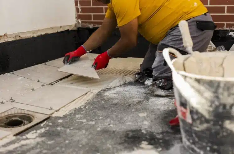 اگر قصد دارید به‌صورت مطمئن و مقرون‌به‌صرفه از یک فروشگاه اینترنتی کاشی و سرامیک در اصفهان خرید کنید، فروشگاه کاشی‌خانه یکی از کامل‌ترین و معتبرترین گزینه‌ها برای شماست. کاشی‌خانه به‌عنوان بهترین فروشگاه با ارزان‌ترین قیمت در حوزه فروش کاشی و سرامیک، امکان دسترسی به ده‌ها مدل کف، بدنه، پرسلان و طرح‌های جدید سال ۱۴۰۴ را فراهم کرده است.