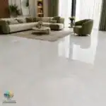 سرامیک هلن خاک سفید کاشی پاسارگاد سرام؛ انتخابی روشن، بادوام و اقتصادی برای طراحی داخلی امروزه انتخاب کفپوش مناسب تنها به زیبایی ظاهری محدود نمیشود و کاربران علاوه بر ظاهر، به عواملی مانند دوام، کیفیت ساخت، سهولت نظافت، طول عمر و هماهنگی با سبک دکوراسیون نیز توجه ویژهای دارند. در چنین شرایطی سرامیک هلن خاک سفید کاشی پاسارگاد سرام یکی از محصولاتی است که توانسته تعادل بسیار مناسبی میان زیبایی، کیفیت و قیمت ایجاد کند. سرامیک هلن خاک سفید کاشی پاسارگاد با بهرهگیری از بدنه خاک سفید، کیفیت پخت بالا و طراحی الهام گرفته از سنگهای طبیعی روشن، انتخابی مناسب برای افرادی است که به دنبال فضایی دلباز، روشن و مدرن هستند. استفاده از رنگهای روشن در معماری داخلی همواره یکی از اصول طراحی حرفهای بوده است. رنگ سفید و کرم روشن باعث انعکاس بهتر نور میشود و محیط را بزرگتر، تمیزتر و آرامتر نشان میدهد. به همین دلیل بسیاری از معماران داخلی هنگام طراحی واحدهای مسکونی، اداری یا تجاری از سرامیکهایی با زمینه روشن استفاده میکنند. سرامیک هلن خاک سفید کاشی پاسارگاد سرام نیز دقیقاً بر همین اساس طراحی شده است. رگههای بسیار ظریف و طبیعی موجود روی سطح سرامیک، جلوهای شبیه سنگ طبیعی ایجاد میکند، اما در عین حال از شلوغی بیش از حد جلوگیری کرده و فضایی متعادل و چشمنواز به وجود میآورد.