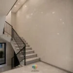 سرامیک دیاموند براق کاشی پاسارگاد سرام آباده؛ انتخابی اقتصادی و زیبا برای دیوارهای داخلی سرامیک دیاموند براق کاشی پاسارگاد سرام آباده در ابعاد 30×90سانتی‌متر یکی از محصولات پرفروش و اقتصادی برای پوشش دیوار فضاهای داخلی ساختمان است. این محصول با بهره‌گیری از بدنه خاک قرمز، لعاب براق و رنگ کرم روشن، توانسته تعادل مناسبی میان زیبایی، کیفیت و قیمت ایجاد کند. ظاهر ساده و در عین حال شیک این سرامیک باعث می‌شود در انواع پروژه‌های مسکونی، تجاری و اداری قابل استفاده باشد و بدون محدودیت با سبک‌های مختلف دکوراسیون هماهنگ شود. ابعاد مستطیلی 30×90 علاوه بر ایجاد نمایی مدرن، باعث کاهش تعداد بندها در دیوار شده و سطحی یکپارچه‌تر و چشم‌نوازتر ایجاد می‌کند. سطح براق این سرامیک نیز نور محیط را منعکس کرده و موجب می‌شود فضا روشن‌تر، بزرگ‌تر و تمیزتر به نظر برسد. به همین دلیل این محصول انتخابی مناسب برای دیوار آشپزخانه، سرویس بهداشتی، حمام، راهرو، لابی، راه‌پله، بدنه مغازه‌ها، فروشگاه‌ها، دفاتر اداری، کلینیک‌ها و بسیاری از پروژه‌های انبوه‌سازی محسوب می‌شود. یکی از مهم‌ترین مزیت‌های سرامیک دیاموند براق کاشی پاسارگاد سرام آباده، مقرون‌به‌صرفه بودن آن در کنار کیفیت مناسب است. بسیاری از سازندگان و پیمانکاران به دنبال محصولی هستند که ضمن داشتن ظاهر زیبا، هزینه اجرای پروژه را نیز کنترل کند. این سرامیک دقیقاً برای چنین شرایطی طراحی شده است و به دلیل قیمت اقتصادی، کیفیت قابل قبول و دوام مناسب، در پروژه‌های ساختمانی با بودجه‌های مختلف مورد استقبال قرار گرفته است. همچنین نظافت آسان، مقاومت مناسب در برابر رطوبت و قابلیت هماهنگی با متریال‌هایی مانند سنگ، چوب، شیشه و فلز، ارزش خرید این محصول را بیش از پیش افزایش داده و آن را به یکی از بهترین گزینه‌ها برای اجرای دیوارهای داخلی ساختمان تبدیل کرده است.