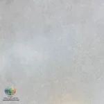 سرامیک پرسلان رابل طوسی روشن مات کاشی صالح سرام معرفی سرامیک پرسلان رابل طوسی روشن مات کاشی صالح سرام سرامیک پرسلان رابل طوسی روشن مات کاشی صالح سرام یکی از محصولات مدرن و باکیفیت برای پوشش کف ساختمان است که با ابعاد استاندارد 80×80 سانتیمتر تولید میشود. این محصول با بهرهگیری از بدنه پرسلانی، مقاومت بسیار بالایی در برابر فشار، ضربه، سایش و نفوذ رطوبت دارد و به همین دلیل در پروژههای ساختمانی لوکس و مدرن مورد توجه معماران و طراحان داخلی قرار گرفته است. رنگ طوسی روشن در کنار بافت الهامگرفته از سنگ و بتن طبیعی، ظاهری ساده، شیک و ماندگار ایجاد میکند که بهراحتی با انواع سبکهای دکوراسیون هماهنگ میشود. برخلاف بسیاری از کفپوشها که پس از مدتی ظاهر خود را از دست میدهند، این سرامیک به دلیل کیفیت بالای لعاب و بدنه، زیبایی خود را برای سالهای طولانی حفظ میکند. سطح مات سرامیک پرسلان رابل طوسی روشن مات کاشی صالح سرامعلاوه بر زیبایی، مزایای کاربردی فراوانی نیز دارد. انعکاس نور در آن کنترلشده است و همین موضوع باعث میشود فضای داخلی آرامتر و طبیعیتر به نظر برسد. همچنین سطح مات نسبت به سرامیکهای براق لغزندگی کمتری ایجاد میکند و برای محیطهای پرتردد انتخاب مناسبتری است. استفاده از این سرامیک در سالنهای پذیرایی، نشیمن، دفاتر اداری، فروشگاهها، لابی برجها و بسیاری از محیطهای تجاری باعث ایجاد فضایی مدرن، حرفهای و منظم خواهد شد.