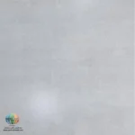 سرامیک پرسلان سمنت طوسی روشن مات کاشی صالح سرام معرفی سرامیک پرسلان سمنت طوسی روشن مات کاشی صالح سرام سرامیک پرسلان سمنت طوسی روشن مات کاشی صالح سرام یکی از محصولات مدرن و باکیفیت برای پوشش کف ساختمان است که با ابعاد استاندارد 80×80 سانتیمتر تولید میشود. این محصول با بهرهگیری از بدنه پرسلانی، مقاومت بسیار بالایی در برابر فشار، ضربه، سایش و نفوذ رطوبت دارد و به همین دلیل در پروژههای ساختمانی لوکس و مدرن مورد توجه معماران و طراحان داخلی قرار گرفته است. رنگ طوسی روشن در کنار بافت الهامگرفته از سنگ و بتن طبیعی، ظاهری ساده، شیک و ماندگار ایجاد میکند که بهراحتی با انواع سبکهای دکوراسیون هماهنگ میشود. برخلاف بسیاری از کفپوشها که پس از مدتی ظاهر خود را از دست میدهند، این سرامیک به دلیل کیفیت بالای لعاب و بدنه، زیبایی خود را برای سالهای طولانی حفظ میکند. سطح مات سرامیک پرسلا ن سمنت طوسی روشن مات کاشی صالح سرامعلاوه بر زیبایی، مزایای کاربردی فراوانی نیز دارد. انعکاس نور در آن کنترلشده است و همین موضوع باعث میشود فضای داخلی آرامتر و طبیعیتر به نظر برسد. همچنین سطح مات نسبت به سرامیکهای براق لغزندگی کمتری ایجاد میکند و برای محیطهای پرتردد انتخاب مناسبتری است. استفاده از اسرامیک پرسلان رابل طوسی روشن مات کاشی صالح سرام در سالنهای پذیرایی، نشیمن، دفاتر اداری، فروشگاهها، لابی برجها و بسیاری از محیطهای تجاری باعث ایجاد فضایی مدرن، حرفهای و منظم خواهد شد.