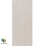 سرامیک شمین طوسی روشن براق کاشی صدیق سرام آباده  معرفی سرامیک شمین طوسی روشن براق کاشی صدیق سرام آباده سرامیک شمین طوسی روشن براق کاشی صدیق سرام آباده یکی از محصولات زیبا و کاربردی برای پوشش دیوارهای داخلی و نیمه‌خارجی ساختمان است که با الهام از بافت طبیعی سنگ تراورتن طوسی طراحی شده است. همان‌طور که در تصویر محصول مشاهده می‌شود، بافت‌های عمودی، خطوط طبیعی و رنگ طوسی روشن باعث شده این سرامیک شباهت بسیار زیادی به سنگ تراورتن طبیعی داشته باشد. این ویژگی سبب می‌شود بدون پرداخت هزینه سنگ طبیعی، همان حس اصالت و زیبایی در ساختمان ایجاد شود. طراحی ساده و در عین حال لوکس این محصول باعث شده در پروژه‌های مسکونی، تجاری و اداری مورد استقبال معماران و طراحان داخلی قرار گیرد. این سرامیک با ابعاد 80×40 سانتی‌متر تولید شده و دارای بدنه خاک قرمز است. بدنه خاک قرمز یکی از متداول‌ترین بدنه‌ها برای تولید سرامیک دیواری محسوب می‌شود و به دلیل کیفیت مناسب و قیمت اقتصادی، انتخابی ایده‌آل برای پوشش دیوارها به شمار می‌آید. لعاب براق محصول نیز باعث افزایش انعکاس نور شده و فضای ساختمان را روشن‌تر و بزرگ‌تر نشان می‌دهد. به همین دلیل این سرامیک علاوه بر استفاده در محیط‌های داخلی، برای دیوار حیاط، پارکینگ، لابی ساختمان، فروشگاه‌ها و راهروهای پرتردد نیز انتخاب بسیار مناسبی است.
