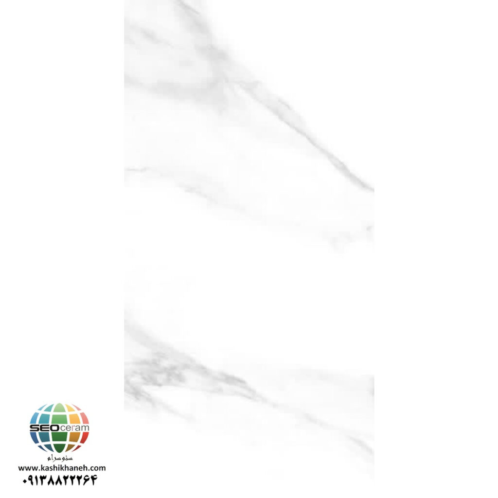سرامیک خاک قرمز روژین براق کاشی ماهان سرام سرامیک خاک قرمز روژین براق کاشی ماهان سرام با ابعاد 120×60 سانتی‌متر، یکی از گزینه‌هایی است که می‌توان برای چنین فضاهایی در نظر گرفت. سرامیک خاک قرمز روژین براق کاشی ماهان سرام ، دارای زمینه‌ای بسیار روشن با رگه‌های طوسی و خاکستری ملایم است. ترکیب این زمینه روشن با طرح سنگی ظریف، ظاهری آرام و مدرن به سطح می‌دهد. ابعاد 120×60 سانتی‌متر نیز باعث می‌شود سرامیک خاک قرمز روژین براق کاشی ماهان سرام نسبت به ابعاد کوچک‌تر، سطح بیشتری را با تعداد قطعات کمتر پوشش دهد. به همین دلیل، برای دیوارهای وسیع پارکینگ، راه پله و برخی فضاهای تجاری می‌تواند کاربردی باشد. انتخاب سرامیک مناسب برای دیوارهای داخلی و فضاهای کاربردی، علاوه بر زیبایی، به دوام، قابلیت نظافت، هماهنگی با محیط و نوع کاربری بستگی دارد. در فضاهایی مانند پارکینگ، راه پله، حمام، سرویس بهداشتی و محیط‌های تجاری، پوشش دیوار باید علاوه بر ظاهر مناسب، امکان نظافت و نگهداری آسانی نیز داشته باشد.