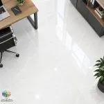 سرامیک خاک سفید مارتینز براق کاشی ماهان سرام معرفی سرامیک خاک سفید مارتینز براق کاشی ماهان سرام  سرامیک خاک سفید مارتینز براق کاشی ماهان سرام محصولی است که با رنگ زمینه روشن، سطح براق و ابعاد ۸۰×۸۰ سانتی‌متر، برای افرادی که به طراحی منظم و امروزی علاقه دارند، ارزش بررسی دارد. رنگ روشن  سرامیک خاک سفید مارتینز براق کاشی ماهان سرام امکان هماهنگی با طیف گسترده‌ای از رنگ‌های دکوراسیون را فراهم می‌کند. همچنین سطح براق آن می‌تواند با انعکاس نور، جلوه‌ای درخشان‌تر به کف فضا بدهد. این ویژگی‌ها باعث می‌شوند که محصول برای طراحی فضاهای مسکونی و برخی محیط‌های تجاری قابل بررسی باشد.  سرامیک خاک سفید مارتینز براق کاشی ماهان سرام،دارای  ابعاد ۸۰×۸۰ سانتی‌متر و با بدنه خاک سفید و چهار فیس می باشد؛ یعنی محصول با چهار چهره یا تنوع طرح سطحی عرضه می‌شود. برای اطمینان از نوع دقیق پرداخت سطح، درجه کیفی، میزان جذب آب و سایر مشخصات فنی، لازم است اطلاعات رسمی محصول از فروشنده دریافت شود. انتخاب کف‌پوش مناسب یکی از مهم‌ترین مراحل طراحی و بازسازی ساختمان است؛ زیرا رنگ، ابعاد، طرح و نوع سطح سرامیک می‌توانند تأثیر زیادی بر ظاهر نهایی محیط داشته باشند.